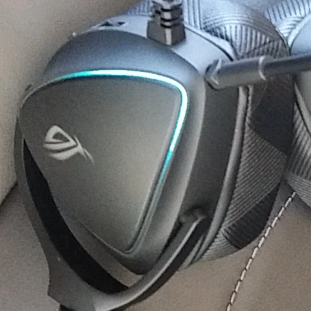 ASUS ROG DELTA S Gaming Headset with USB -C and Ai powered microphone